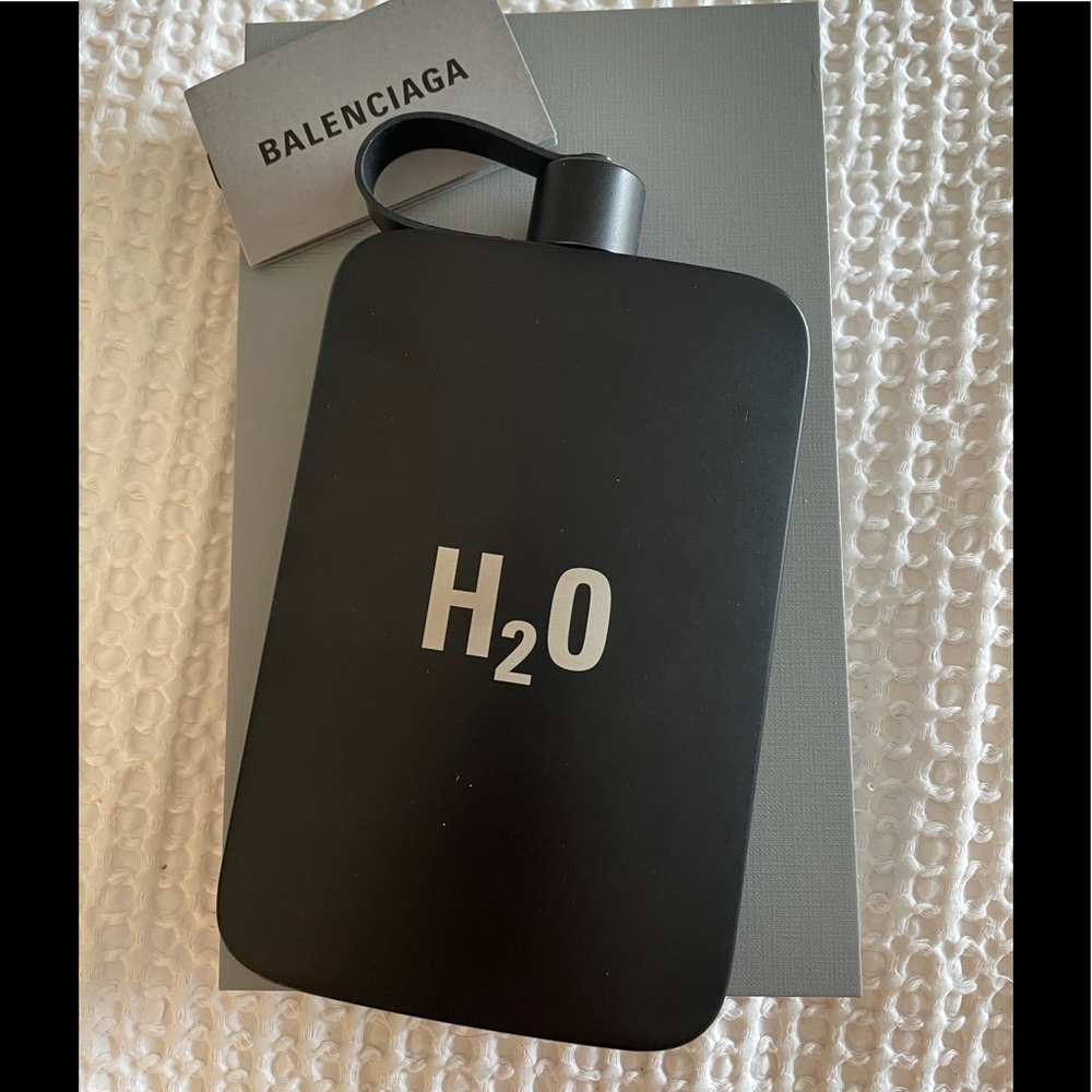 BALENCIAGA H2O 水筒 21AW rick owens アクセサリー Balenciaga | Accessories | New Balenciaga H2 Water Bottle Black